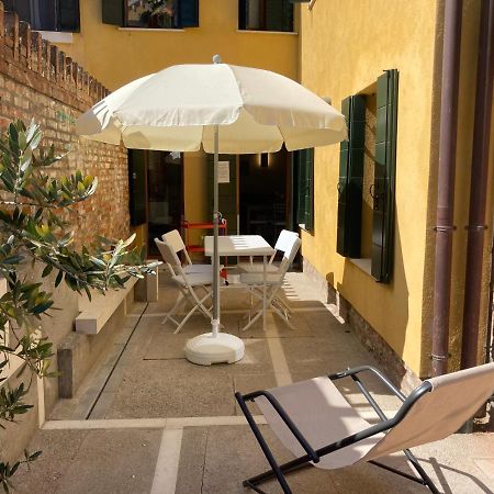 Appartamento Tre Archi Con Corte Privata Venedig Exterior foto
